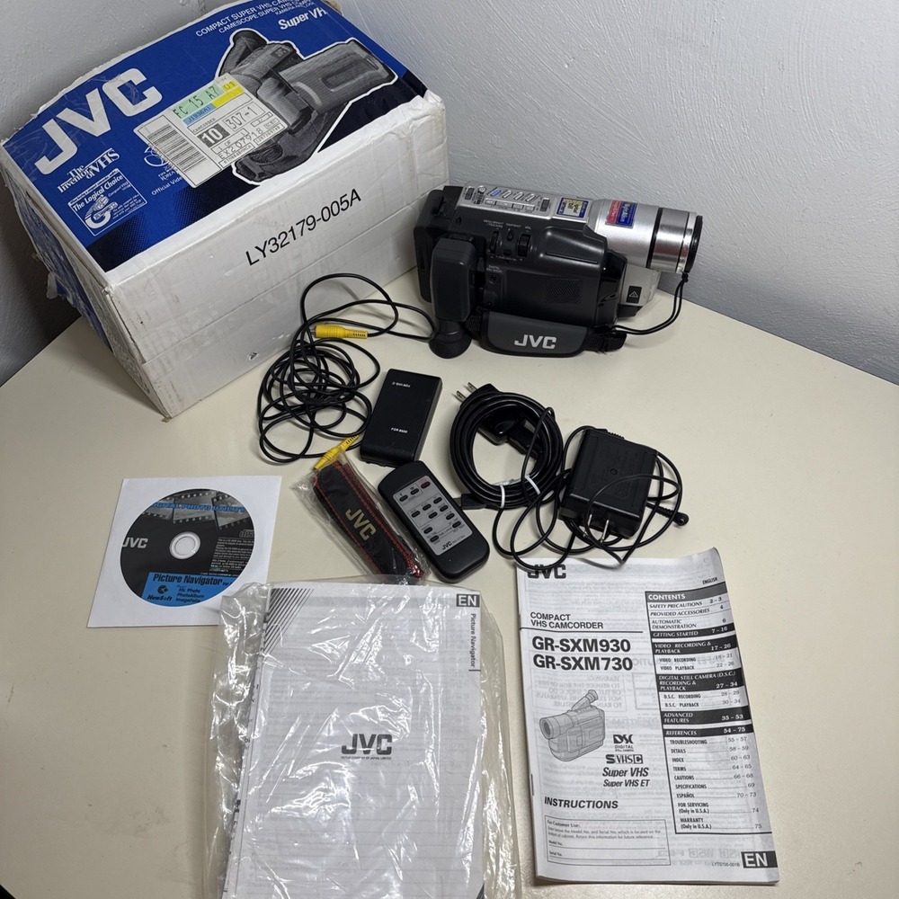JVC GR-SXM730U Super VHS-C Camcorder 400x Zoom w/ Battery, Charger Tested